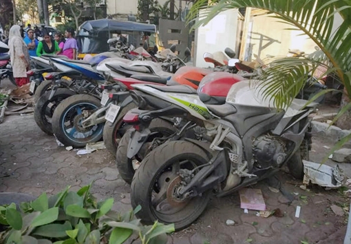 Số phận hẩm hiu của những siêu mô tô bị “giam cầm” ở đồn cảnh sát