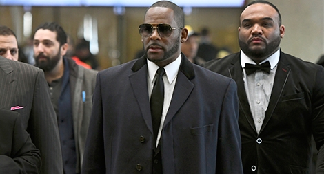 R. Kelly với 2 thập niên vướng bê bối ấu dâm