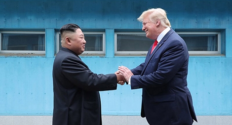 Thông điệp từ “tên lửa lạ”