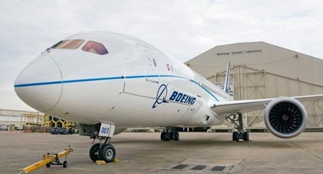 Vì sao máy bay hay được sơn màu trắng?