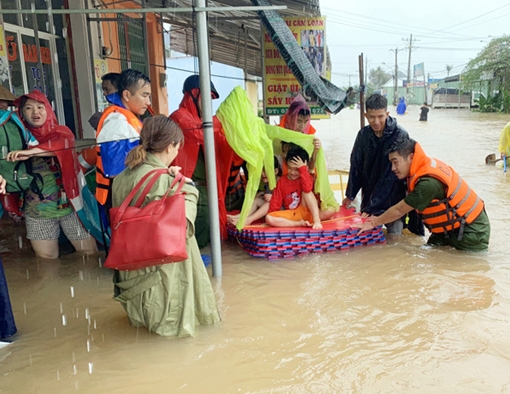 Đảo Phú Quốc chìm trong nước, chớ vội trút hết lỗi cho... “ông trời”(!)