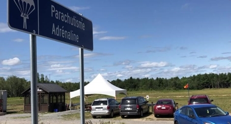 Rơi từ máy bay ở độ cao hơn 1.500m, cô gái may mắn sống sót