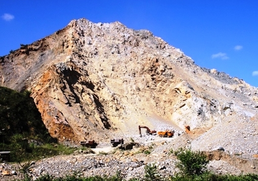 Sập mỏ đá đang khai thác 1 người chết, 2 người trọng thương