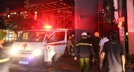 Cháy quán karaoke, 1 người tử vong
