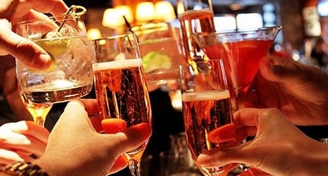 Lý do khiến các phi hành gia bị cấm uống rượu ngoài không gian