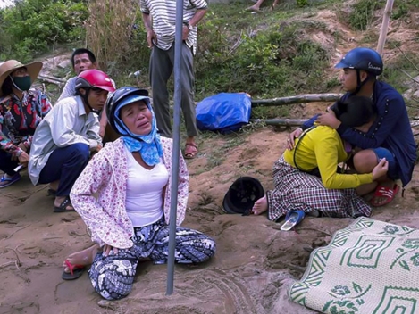 Điều tra vụ việc cặp vợ chồng trẻ ôm theo con nhỏ tự vẫn