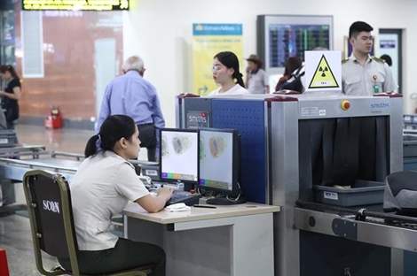 Hành khách người nước ngoài bị tóm gọn sau khi trộm ví tiền tại sân bay