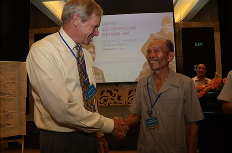 Khi những người anh hùng gặp lại cựu thù