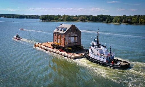 Chi 23 tỉ đồng di chuyển căn nhà cổ lênh đênh 80 km trên sông