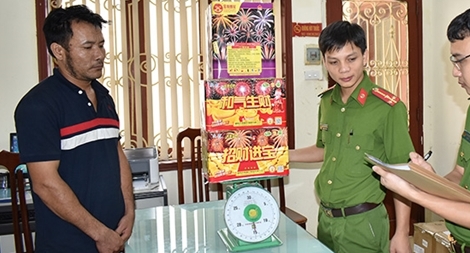 Tài xế xe đầu kéo mua 15 kg pháo dàn về sử dụng