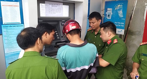 Lá chắn thép của thành phố Đỏ