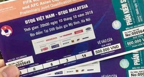 Lãnh đạo Bộ VHTT&DL cũng… chưa có vé xem trận Việt Nam – Mailaysia(?)