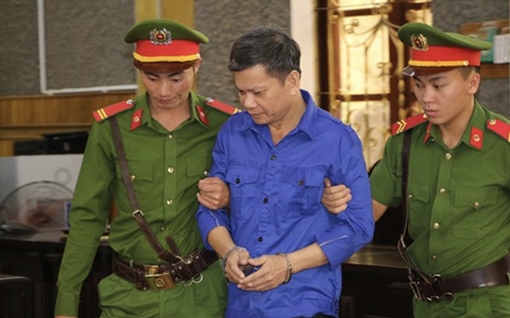 Nhờ Giám đốc Sở xem điểm, con và cháu đỗ các trường top đầu