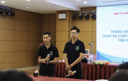 Hai học sinh sáng chế mô hình cảnh báo quên trẻ em trên ô tô