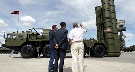 Nga - Trung đẩy mạnh quan hệ đối tác chiến lược