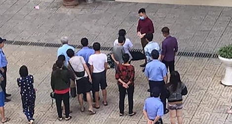 Người phụ nữ nhảy từ tầng 20 chung cư xuống đất tử vong