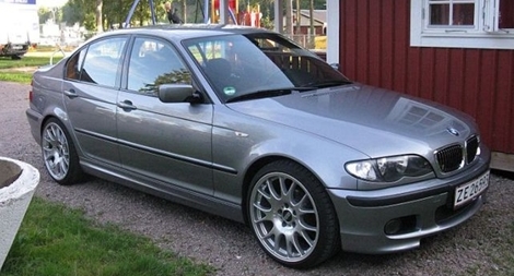 Vì sao hàng vạn chiếc xe sang BMW bị triệu hồi?