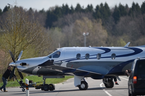 Máy bay chở 12 người bị rơi, ít nhất 9 người thiệt mạng