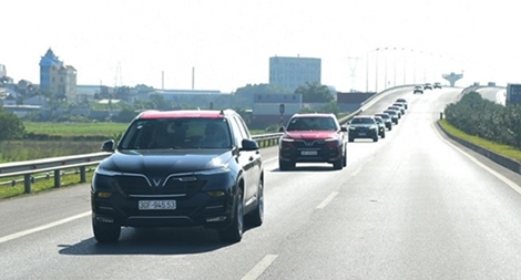 Gần 100 xe VinFast khởi động hành trình 1.000km chinh phục địa đầu tổ quốc