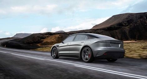 Sony bất ngờ giới thiệu mẫu xe điện 4 bánh tuyệt đẹp