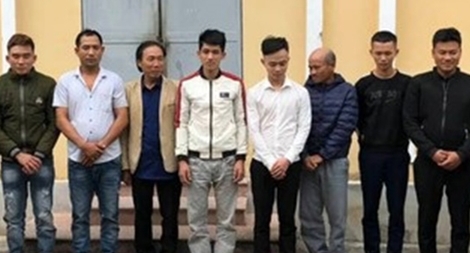 Đang say sưa sát phạt, 8 đối tượng cùng xóm bị tóm