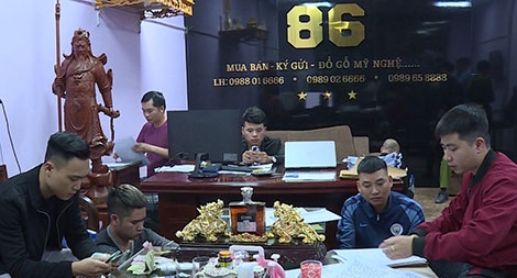 Từ lá đơn cầu cứu của một người mẹ: Bắt trọn ổ nhóm dùng chất bẩn đòi nợ