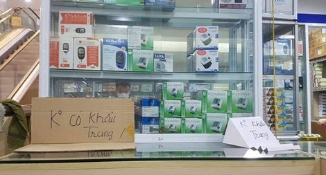 Sẽ xử lý nhà thuốc treo biển không bán khẩu trang nhưng găm hàng