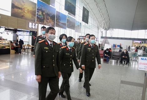 Đoàn công tác Bộ Công an kiểm tra phòng chống dịch virus Corona