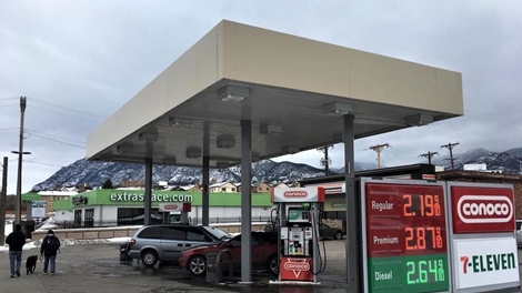 Hy hữu vụ đổ dầu diesel cho xe động cơ xăng khiến nhiều chủ xe phẫn nộ