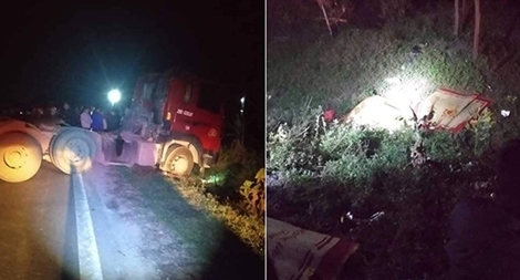 Va chạm với xe đầu kéo, 3 người trong gia đình tử vong