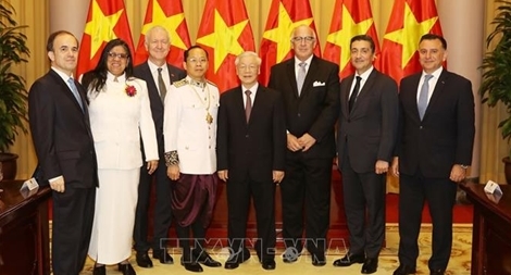 Tổng Bí thư, Chủ tịch nước tiếp các Đại sứ trình Quốc thư