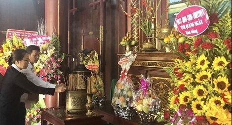 Dâng hương tưởng niệm 114 năm Ngày sinh cố Thủ tướng Phạm Văn Đồng