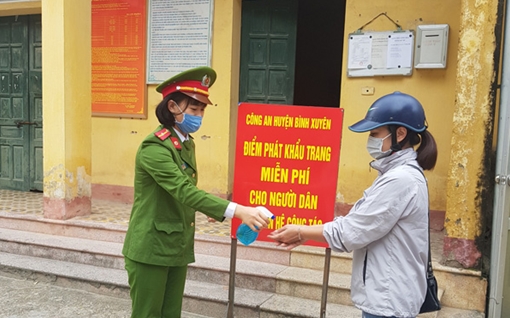 Những nữ cán bộ Công an trong “tâm dịch Sơn Lôi”