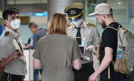 Yêu cầu khẩn về việc tăng cường kiểm dịch y tế đối với khách nhập cảnh