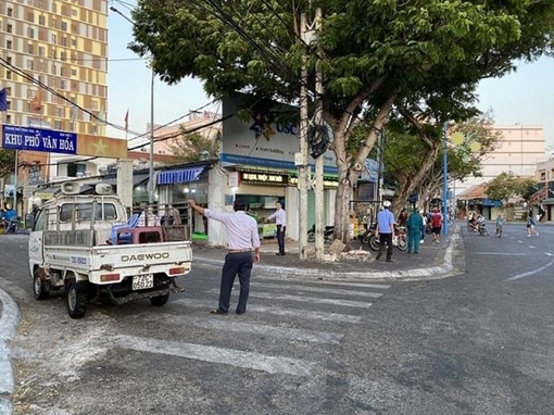 Kiên quyết xử lý vi phạm về trật tự lòng đường, vỉa hè