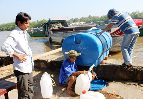 Sống chung với hạn, mặn ở miền Tây