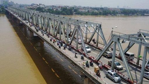 Hà Nội lắp đặt tấm chống ồn hai đầu cầu Chương Dương