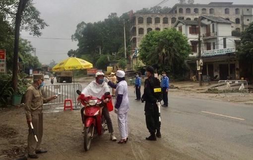 Vừa chống dịch, vừa đảm bảo an toàn ở cửa ngõ Thủ đô