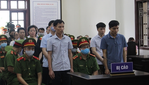 Hé lộ lời khai về những cuộc điện thoại nhờ nâng điểm