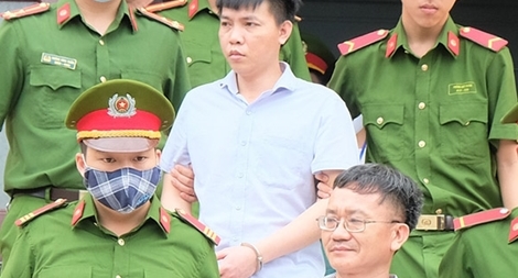 Phó trưởng Ban chấm thi nhắn Phó hiệu trưởng nhận tội một mình