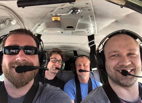 Máy bay cỡ nhỏ rơi, 4 người đàn ông tử nạn