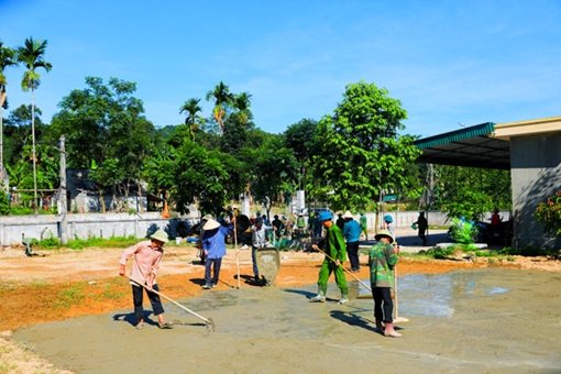 60 cán bộ, chiến sĩ giúp người dân xây dựng nông thôn mới