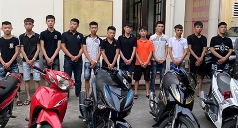 15 đối tượng bị bắt sau khi lên facebook hẹn nhau đi đua xe