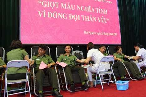 Giọt máu nghĩa tình vì đồng đội thân yêu