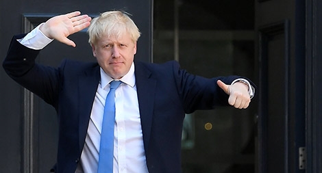 Trời tối, đường xa