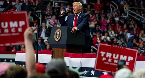 Bầu cử Mỹ: Ông Donald Trump lại dùng chiến thuật cũ?