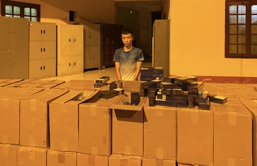 Xe thư báo chở... thuốc lá lậu