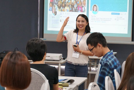 Cô - trò trường làng và lớp học trên mây