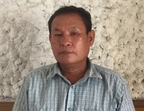 Bổ cuốc vào đầu hàng xóm rồi ra đồng làm việc