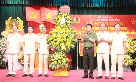 Thứ trưởng Lương Tam Quang dự Lễ mừng công đơn vị Anh hùng LLVT nhân dân